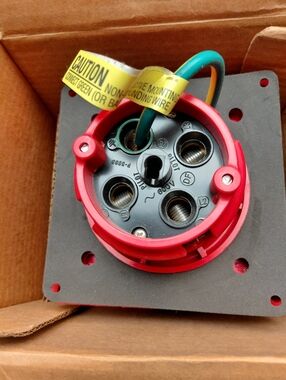 HBL4100R7W Receptacle Pin & Sleeve Watertight NWOT HUBBELL
